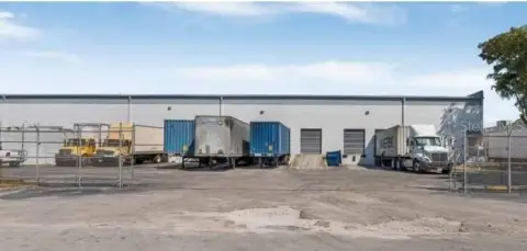 Miami Lakes Freestanding Warehouse