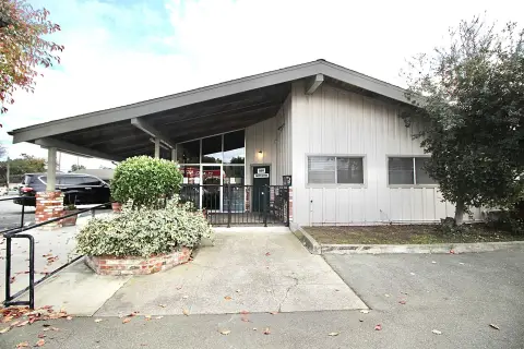 San Lorenzo Commercial Space Available