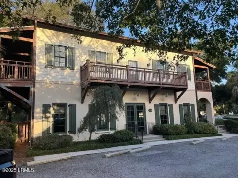 Versatile Commercial Space in Beaufort