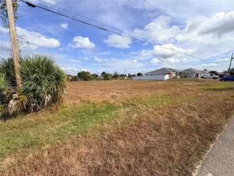 Residential Lot in Cape Coral