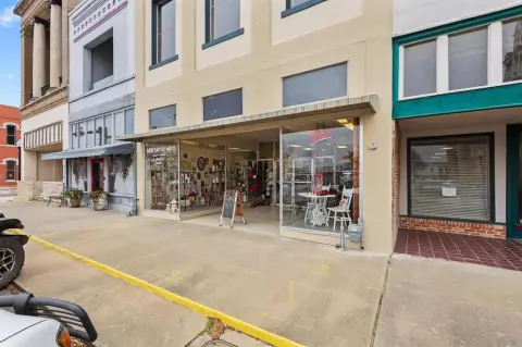 Prime Location Near Courthouse