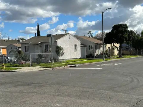 Los Angeles Triplex on Corner Lot