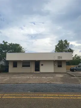 Multi-Suite Retail Space