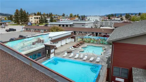 Remodeled Motel with Cabins