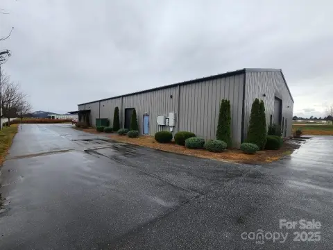 Hendersonville Industrial Property Near I-26