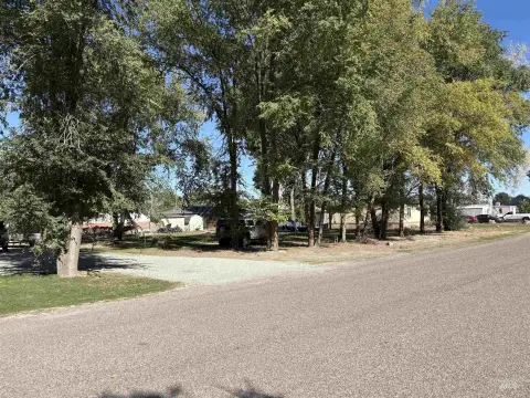 Residential Land in Country Club Estates