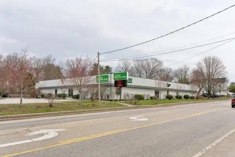 Warren Avenue Retail/Showroom/Warehouse Space