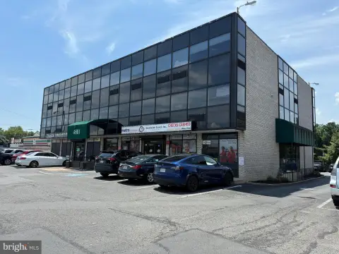 Move-in Ready Alexandria Office Condo