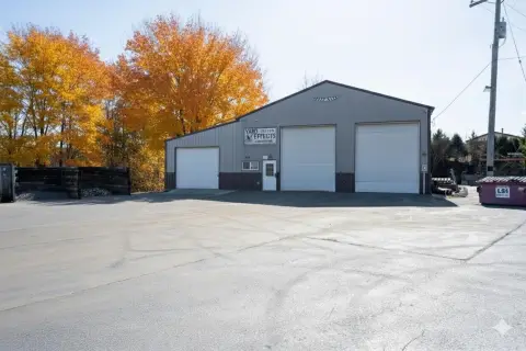 Warehouse with 14-Foot Overhead Doors