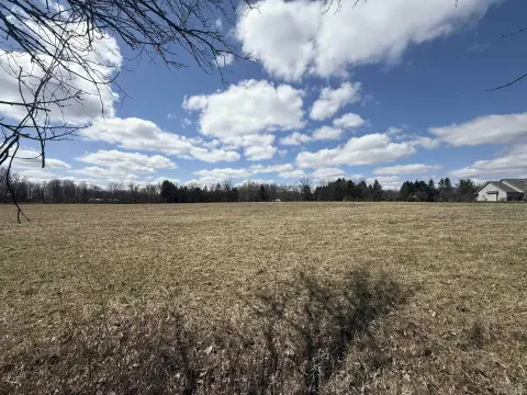 Residential Land in Huntertown, IN