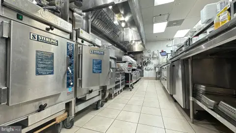 Turn-Key Restaurant & Bar Opportunity