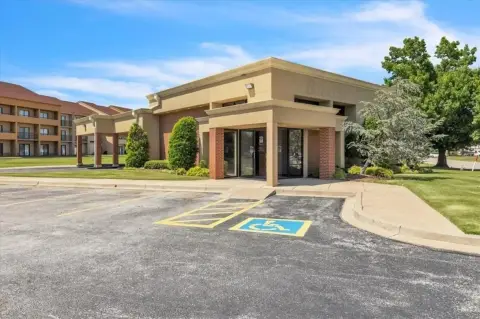 Industrial-Zoned Office Building with I-40