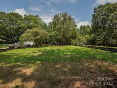 Land in Desirable Oakhurst Corridor