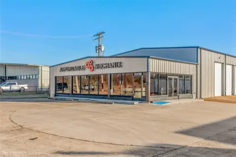 Equipped Auto Repair Facility