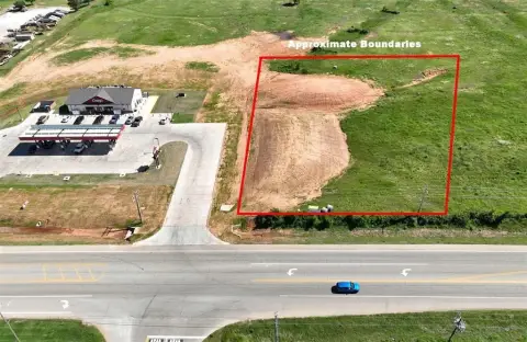 Commercial Lot in Chandler, OK