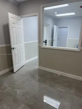 Functional Office Suite in Hollywood