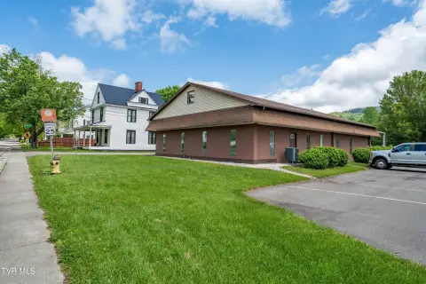 Mountain City Office Building For Sale