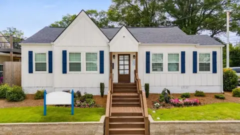 Renovated Office/Residential Downtown Carrollton