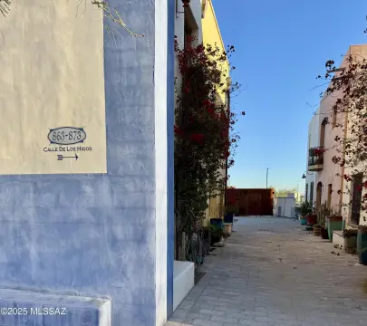 Residential Lot in Mercado District