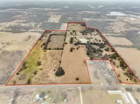 Expansive Ranch Property with Ponds