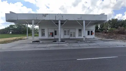 Lakefront Mixed-Use Commercial Opportunity