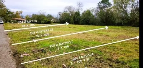 Vacant Corner Lot in Terrell