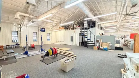 Flex Building With Tall Ceilings