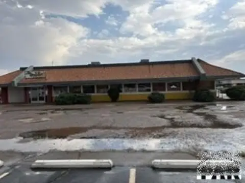 Restaurant Building with Bar