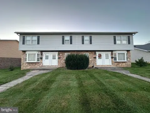 4-Unit Apartment Building