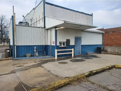 Metal-Sided Gas Station Property