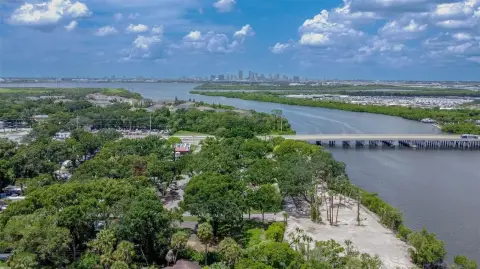 Waterfront Lot in Tampa Bay