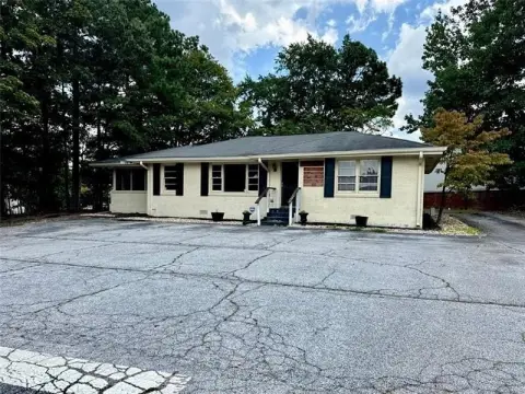 Stone Mountain Commercial Space For Lease