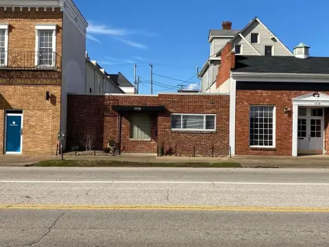 Remodeled Downtown Huntington Office Space