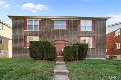 Brick 4-Unit Apartment Building