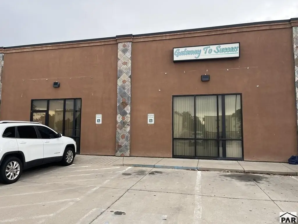 2431 S Prairie Ave, Pueblo, CO 81005