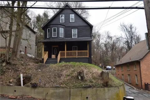 Renovated Duplex with Private Parking