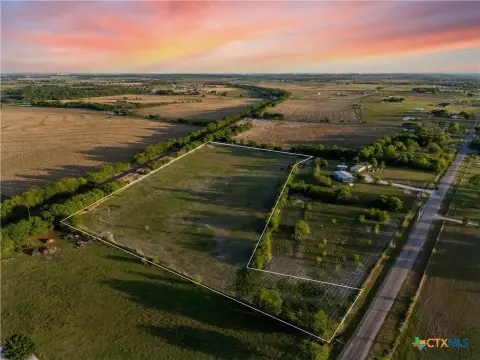 7.76 Acres in Moody, TX