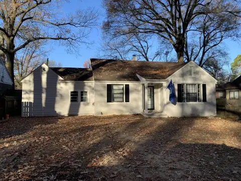 Renovated Triplex Near University