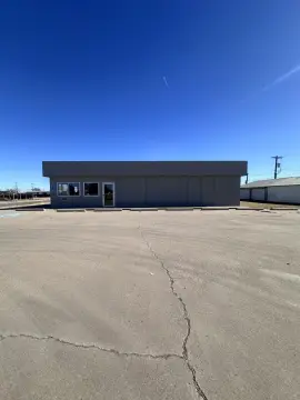 Open-Layout Specialty Property
