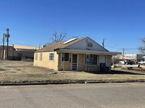 Storefront Building with Corner Lot