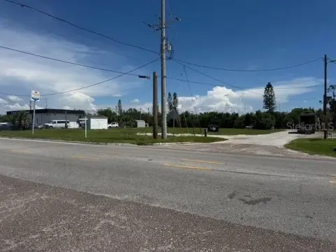 Prime Ruskin Corner Lot Rental