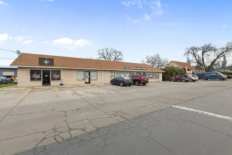 Merlin, Oregon Strip Mall