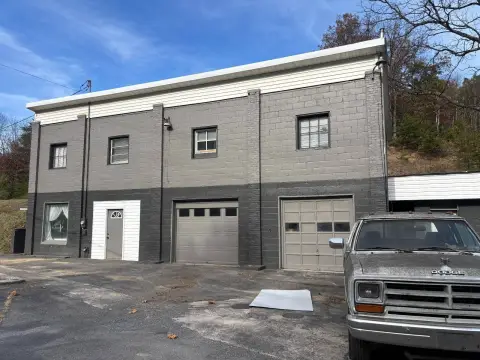 Versatile Commercial Property with Apartment