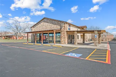 Commercial Building with Loading Access
