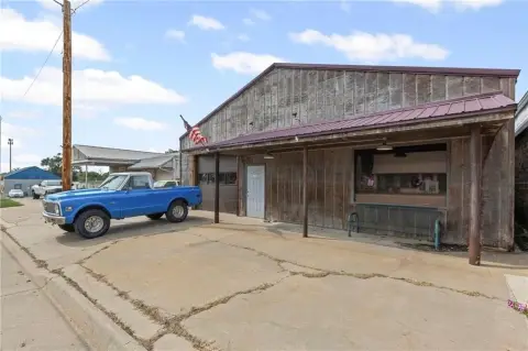 Versatile Commercial Building on Main