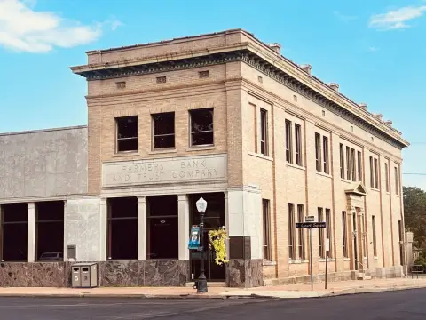 Historic Commercial Building in Magnolia
