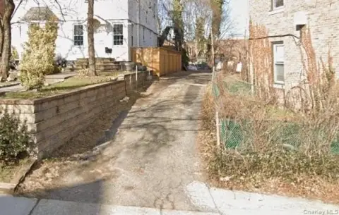 Garages and Parking Spaces Available