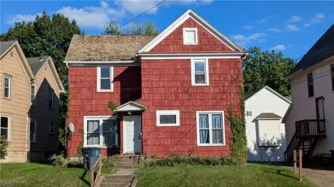 Updated Quadplex Near University of Akron