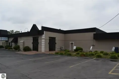 High-Visibility Commercial Property on US-31