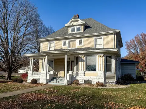 Two-Story Commercial Space in Alexis